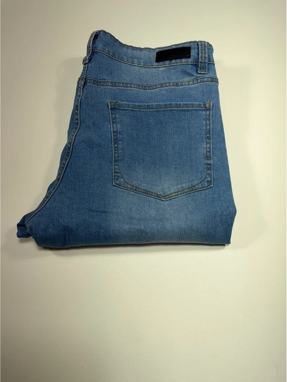 Kenneth Cole New York Athletic Fit Jeans Men’s 38x32 Light Wash Denim